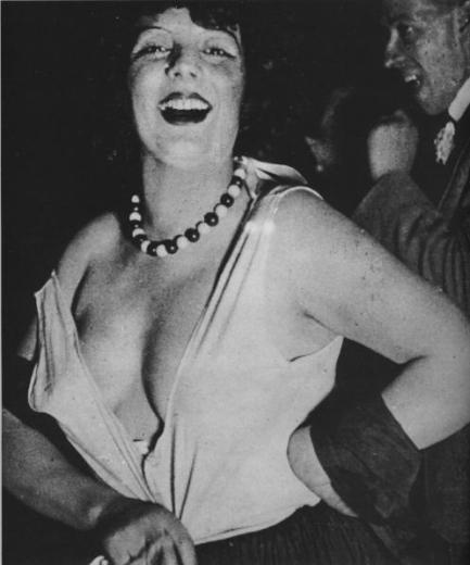 Kiki le 3 mai 1929 au bal de charité de l'Aide amicale des artistes.