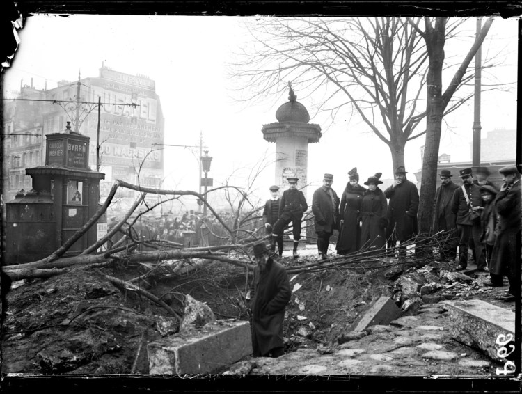 Raid d'un zeppelin sur Paris, 30 janvier 1916.jpg