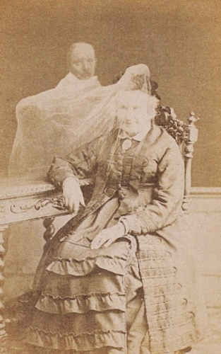 buguet femme d'allan kardec avec ce dernier.jpg